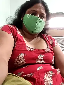 Snapshot of Mmm143 chatting on 10-27-25, 07:12 Mmm143 online show from 10-27-25, 07:12