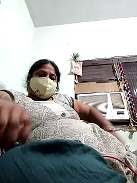 Snapshot of Mmm143 chatting on 11-02-25, 05:59 Mmm143 online show from 11-02-25, 05:59