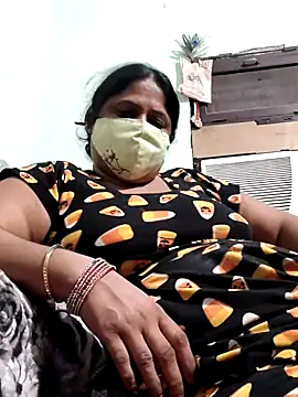 Snapshot of Mmm143 chatting on 11-04-25, 06:07 Mmm143 online show from 11-04-25, 06:07