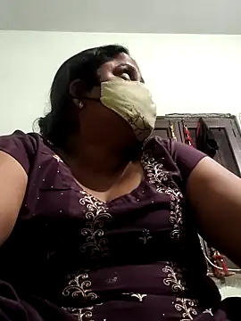 Snapshot of Mmm143 chatting on 11-08-25, 05:23 Mmm143 online show from 11-08-25, 05:23