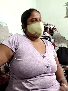 Snapshot of Mmm143 chatting on 11-15-25, 06:33 Mmm143 online show from 11-15-25, 06:33