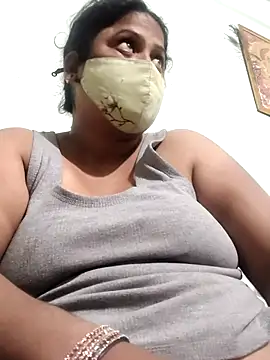 Snapshot of Mmm143 chatting on 11-21-25, 12:26 Mmm143 online show from 11-21-25, 12:26