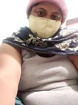 Snapshot of Mmm143 chatting on 11-23-25, 03:28 Mmm143 online show from 11-23-25, 03:28