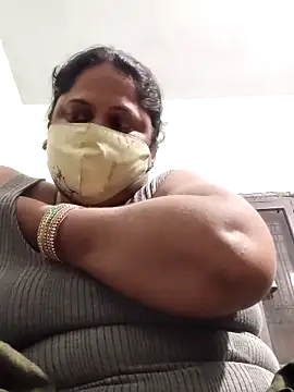 Snapshot of Mmm143 chatting on 11-23-25, 07:24 Mmm143 online show from 11-23-25, 07:24