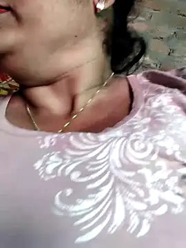 Snapshot of Mmm143 chatting on 12-15-25, 05:34 Mmm143 online show from 12-15-25, 05:34