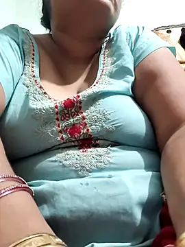 Snapshot of Mmm143 chatting on 07-12-26, 12:23 Mmm143 online show from 07-12-26, 12:23