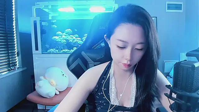 Keke-Bai online show from 10-10-25, 09:41