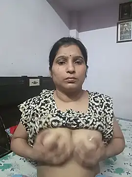 Snapshot of aliya-jaan71 chatting on 07-30-26, 01:43 aliya-jaan71 online show from 07-30-26, 01:43
