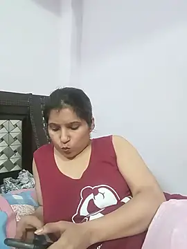 Snapshot of aliya-jaan71 chatting on 08-06-26, 04:20 aliya-jaan71 online show from 08-06-26, 04:20