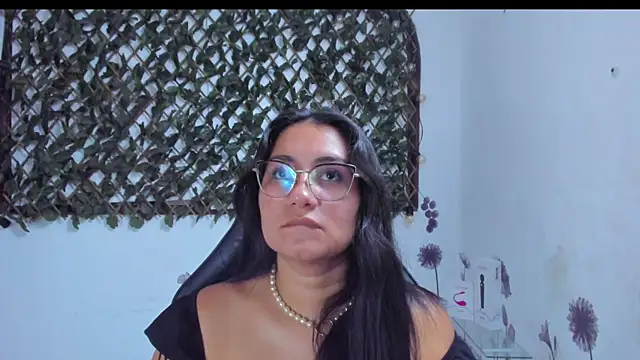 Luna021 1 online show from 10-18-25, 07:47