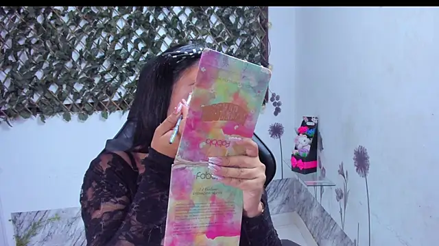 Luna021 1 online show from 11-15-25, 08:16