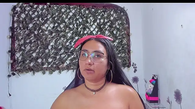 Luna021 1 online show from 11-29-25, 08:12