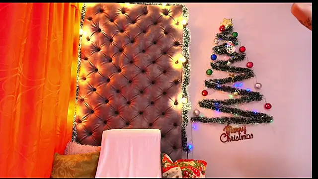 Luna021 1 online show from 12-18-25, 08:04