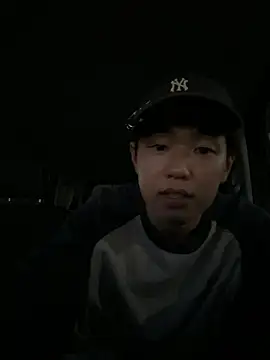 Snapshot of KAMESAN08 chatting on 11-16-25, 08:20 KAMESAN08 online show from 11-16-25, 08:20