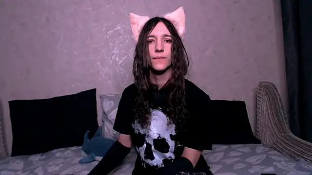 SilverMuse  online show from 11-28-25, 05:32