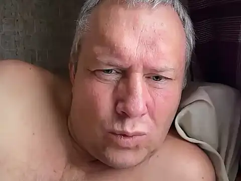 Snapshot of evulis1 chatting on 09-17-25, 08:27 evulis1 online show from 09-17-25, 08:27