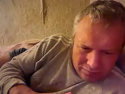 Snapshot of evulis1 chatting on 10-13-25, 07:58 evulis1 online show from 10-13-25, 07:58