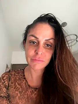 Snapshot of ainaht chatting on 11-26-25, 01:12 ainaht online show from 11-26-25, 01:12