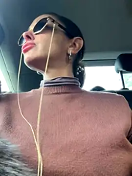 Snapshot of ainaht chatting on 12-18-25, 12:33 ainaht online show from 12-18-25, 12:33