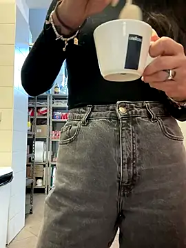 Snapshot of ainaht chatting on 01-06-26, 08:51 ainaht online show from 01-06-26, 08:51