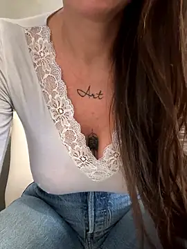 Snapshot of ainaht chatting on 02-04-26, 01:28 ainaht online show from 02-04-26, 01:28