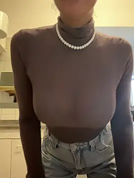 Snapshot of ainaht chatting on 02-18-26, 08:32 ainaht online show from 02-18-26, 08:32