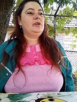 Snapshot of Flacara100 chatting on 10-15-25, 07:08 Flacara100 online show from 10-15-25, 07:08