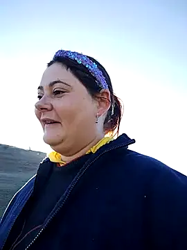 Snapshot of Flacara100 chatting on 10-20-25, 06:03 Flacara100 online show from 10-20-25, 06:03