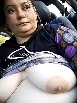 Snapshot of Flacara100 chatting on 10-22-25, 02:39 Flacara100 online show from 10-22-25, 02:39