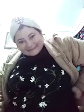 Snapshot of Flacara100 chatting on 11-28-25, 06:54 Flacara100 online show from 11-28-25, 06:54