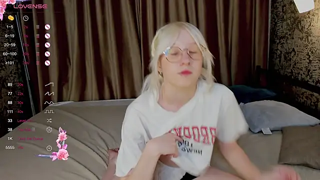 AlettaEve online show from 09-22-25, 03:14