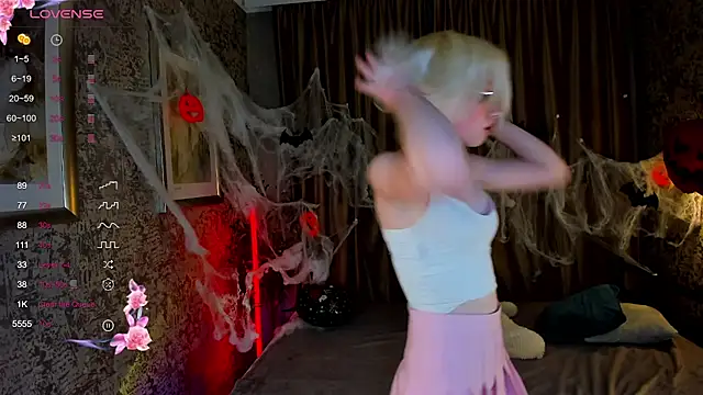 AlettaEve online show from 10-17-25, 03:03