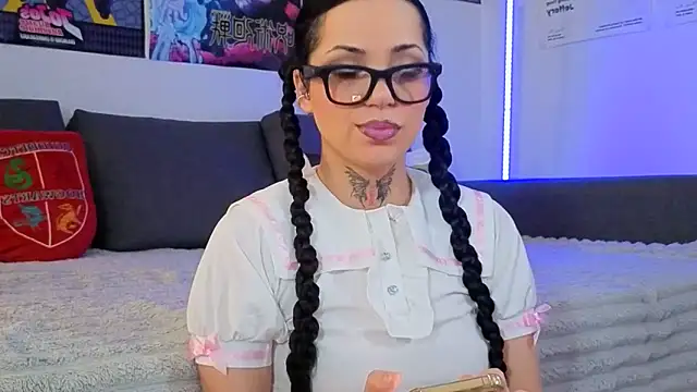 KiraQuinn1 online show from 03-25-26, 02:56