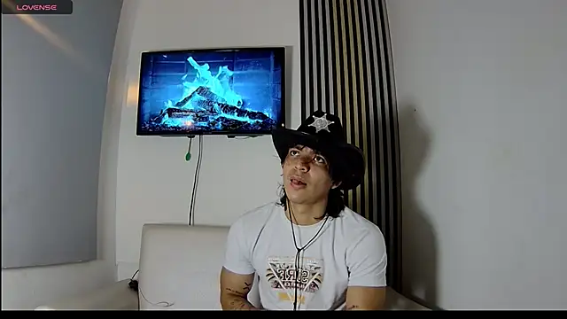 toji luxxer online show from 11-11-25, 04:34