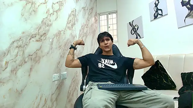 toji luxxer online show from 12-21-25, 08:38