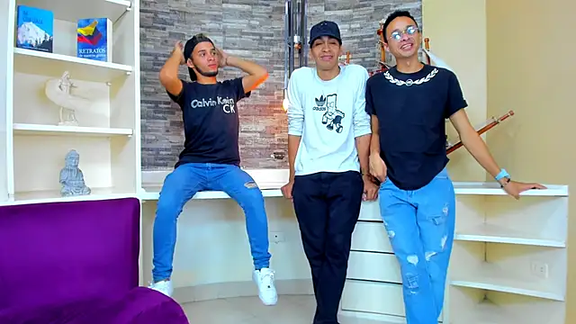 Juicy Creww online show from 09-15-25, 12:27