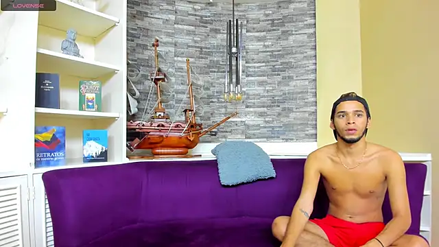 Juicy Creww online show from 10-03-25, 09:28