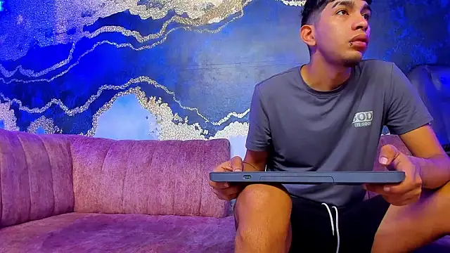 Juicy Creww online show from 11-10-25, 08:46