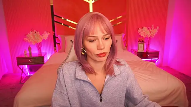 Snapshot of ShyySiren chatting on 10-05-25, 07:17 ShyySiren online show from 10-05-25, 07:17