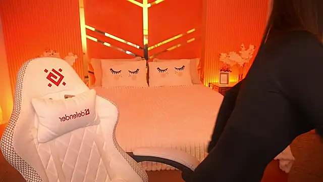 CherryyLulu online show from 10-28-25, 08:29