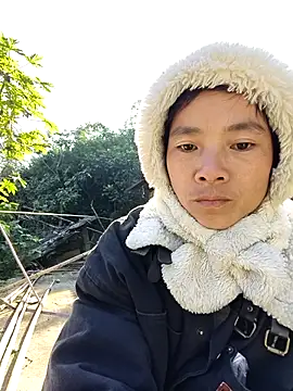 Snapshot of lily-00 chatting on 11-30-25, 02:04 lily-00 online show from 11-30-25, 02:04