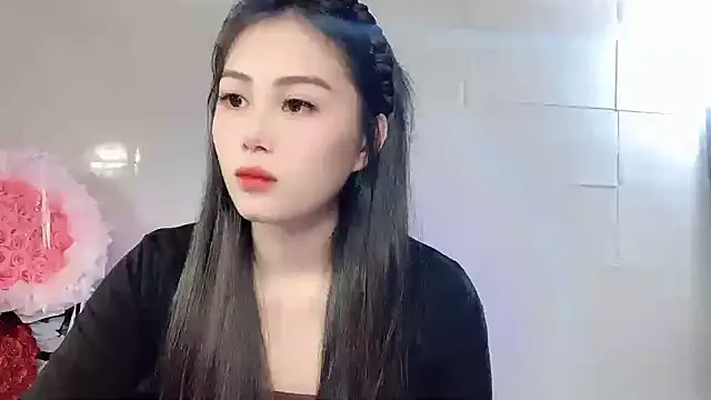 Snapshot of Lyly4757 chatting on 11-17-25, 02:34 Lyly4757 online show from 11-17-25, 02:34