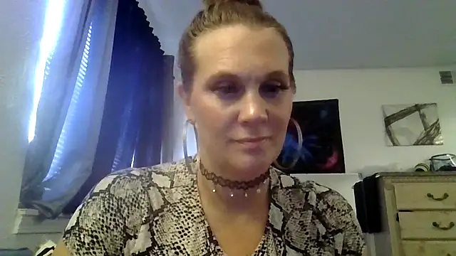 Snapshot of Ariasweetaspie chatting on 10-15-25, 04:40 Ariasweetaspie online show from 10-15-25, 04:40