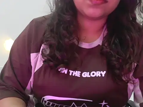 Snapshot of _Ameera_ chatting on 11-06-25, 03:02 Ameera online show from 11-06-25, 03:02