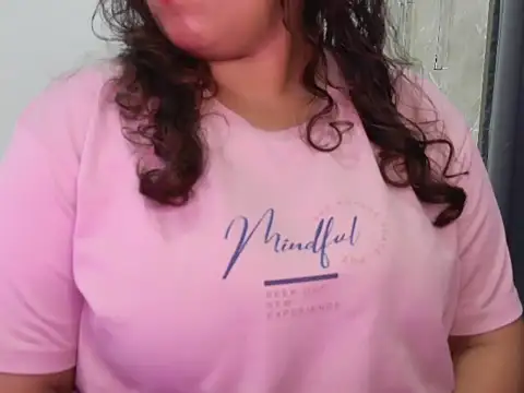 Snapshot of _Ameera_ chatting on 11-08-25, 03:39 Ameera online show from 11-08-25, 03:39