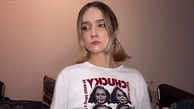 Snapshot of SoftcoreAlly chatting on 10-09-25, 05:11 SoftcoreAlly online show from 10-09-25, 05:11