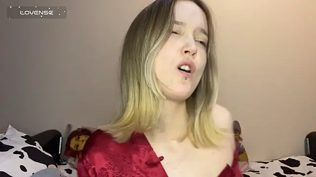 Snapshot of SoftcoreAlly chatting on 11-03-25, 02:40 SoftcoreAlly online show from 11-03-25, 02:40