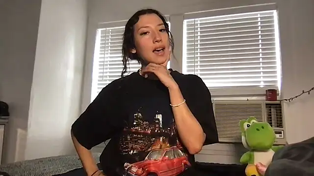 yoursweetestlilly online show from 04-01-26, 04:15