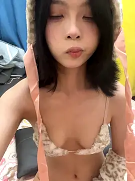 qiqi x online show from 10-10-25, 03:55