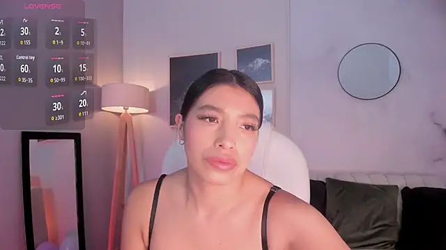 Tiffany Low online show from 10-16-25, 01:34